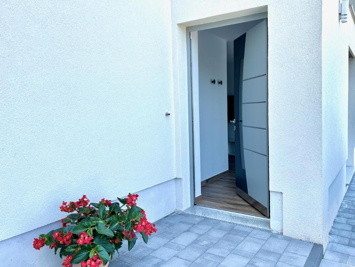 Apartment Zen Zgornje Skofije Екстериор снимка